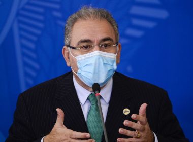 Queiroga avalia mexer na cúpula da Saúde e retirar poderes de secretário pró-cloroquina