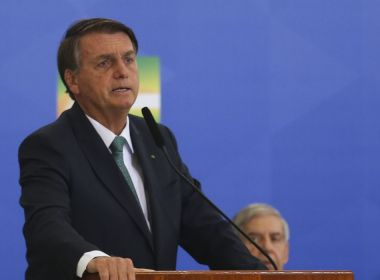 Bolsonaro é pressionado a abandonar discurso antivacina por sobrevivência eleitoral