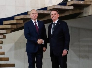 Bolsonaro vai à Rússia na mais arriscada viagem de sua Presidência
