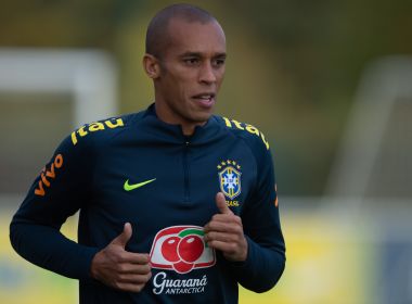 No radar do Palmeiras, Miranda recebe consulta para atuar no Porto