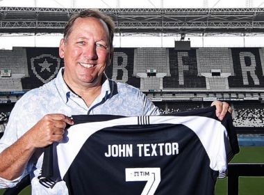 Botafogo vê SAF encaminhada, mas assinatura de Textor segura reforços