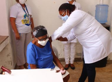 Saúde deve indicar 4ª dose contra Covid para maiores de 80 anos ainda nesta semana