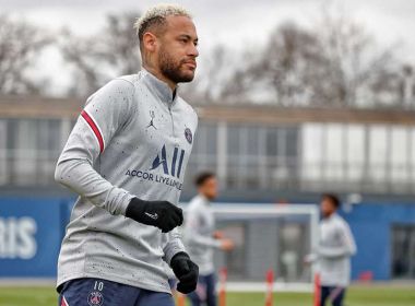 'Chega no limite da embriaguez', diz jornalista sobre Neymar nos treinos