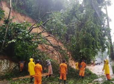Deslizamento em Angra dos Reis deixa ao menos 11 desaparecidos