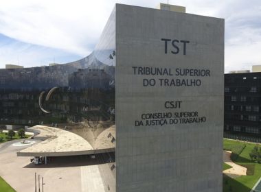 Turma do TST conclui julgamento e manda Uber assinar carteira de motorista