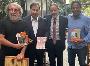 Rodrigo Maia reúne-se com grupo que ajudou a costurar chapa Lula-Alckmin