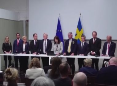 Para não ficar 'sozinha', Suécia decide apresentar pedido de adesão à Otan