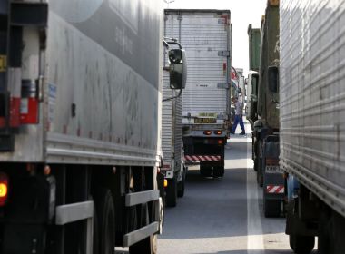 Bolsonaro muda cálculo de frete a caminhoneiros após aumento do diesel