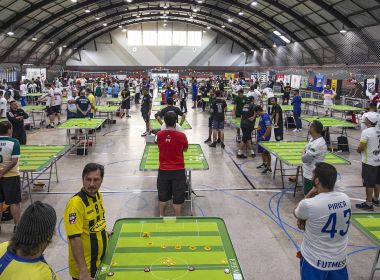 Jogadores do Brasileiro exaltam a 'magia' do futebol de botão