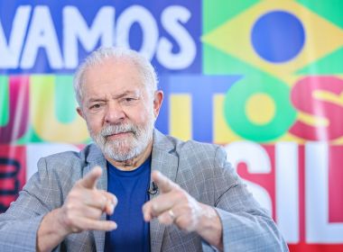 Lula vai à Justiça contra decreto de Bolsonaro que obriga postos a exibir preço
