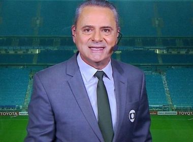 Luís Roberto confunde protesto com minuto de silêncio; repórter o 'salva'