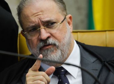 Procuradores reagem a Bolsonaro e cobram Aras para abertura de investigação