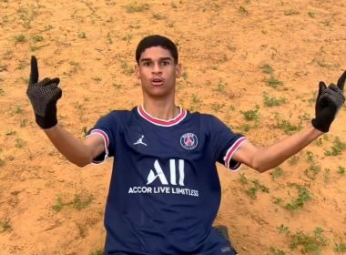 Luva de Pedreiro comemora 1ª viagem internacional com os pais