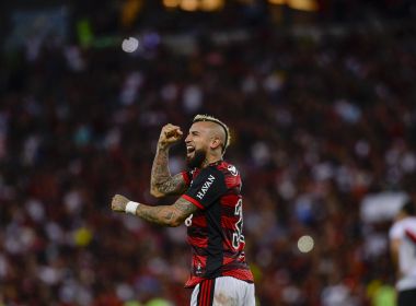 Dorival prega cautela após 1º gol de Vidal