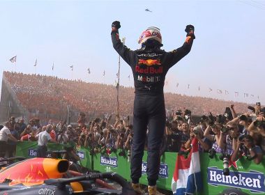 Max Verstappen ultrapassa Hamilton nas voltas finais e vence na Holanda
