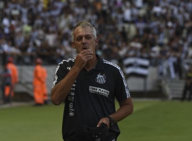 Pressionado, Lisca critica falhas e diz que vai mexer no time do Santos