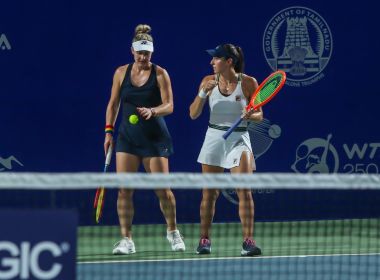 Stefani é campeã de duplas em WTA na Índia, seu 1º torneio pós-retorno
