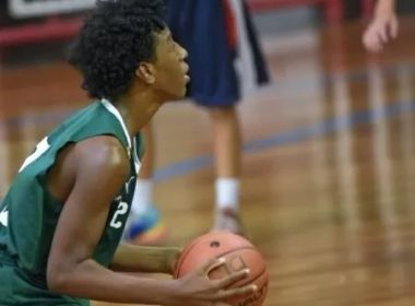 Pivô do sub-13 do Palmeiras é alvo de racismo em jogo no Pinheiros
