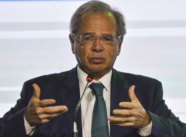 Projeções baixas de crescimento do Brasil são mistura de erro técnico e militância, diz Guedes