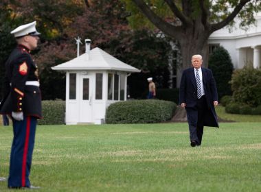 Jornalista da CNN que entrou em embate com Trump tem credencial cassada