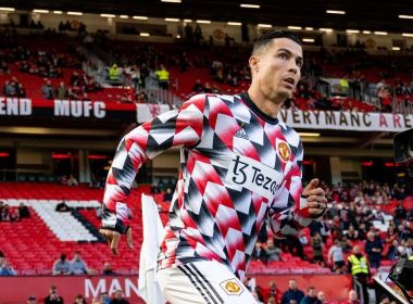 Manchester United afasta Cristiano Ronaldo de clássico após abandono em jogo