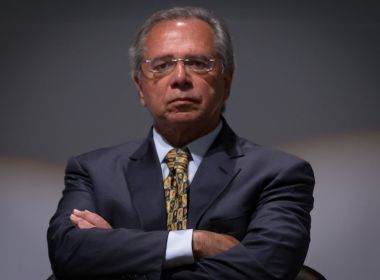 Em campanha, Guedes acusa PT de querer taxar o Pix