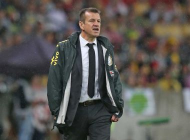 Após reunião, Santos define argentino e Dunga como favoritos para técnico