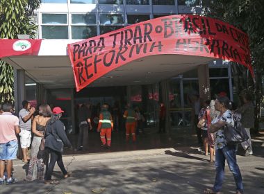 Governo Bolsonaro ordena paralisar a reforma agrÃ¡ria no paÃ­s