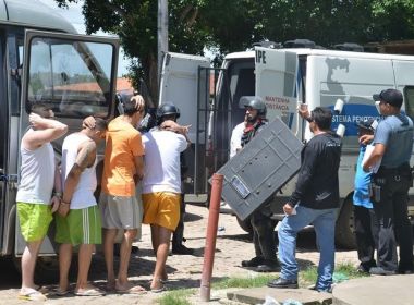 Em meio à crise, presos do Ceará são transferidos para presídio federal