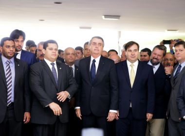 Sob crise política, Bolsonaro entrega ao Congresso proposta de reforma da Previdência