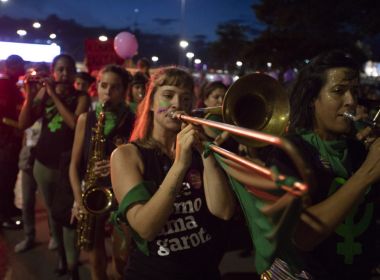 Menção a Marielle e críticas a Bolsonaro marcam ato das mulheres nas capitais