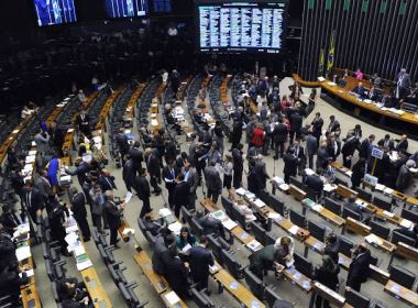 Câmara aprova PEC que tira poder do governo sobre o Orçamento
