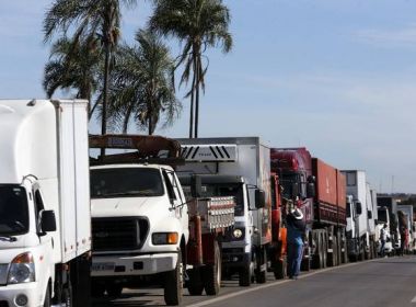 Greve de caminhoneiros em Portugal fecha postos e provoca filas para abastecer
