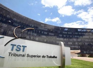 TST se ajusta à reforma e libera empregados de bater ponto