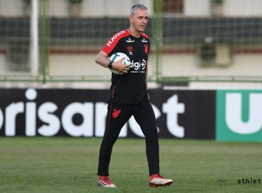 Preocupado com maratona, Athletico-PR escala reservas contra o Bahia