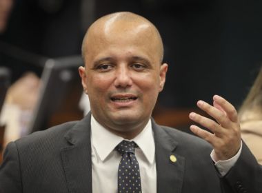 Maia bate boca com líder do governo e diz que o excluiu de relações