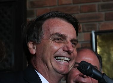 Bolsonaro cobra centrão e diz que exagerou ao chamar alunos de 'idiotas úteis'