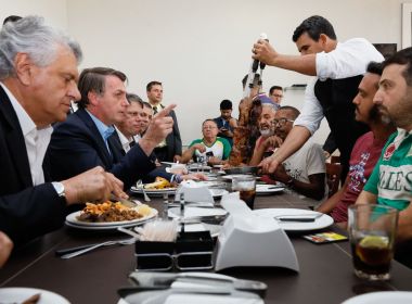 'Se tiver arma de fogo, Ã© para usar', diz Bolsonaro a caminhoneiros