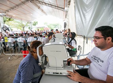 Projeto faz idoso enxergar e diarista ouvir melhor no sertão da Bahia