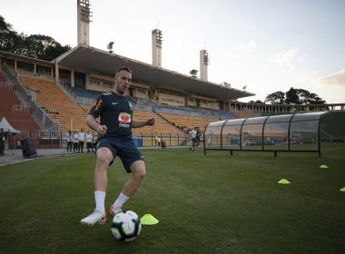 Arthur faz treino físico, e risco de corte da seleção diminui