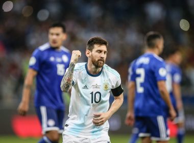 Messi marca, mas Argentina empata com Paraguai e segue na lanterna do grupo