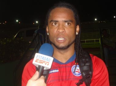 Carlos Alberto anuncia aposentadoria aos 34 anos