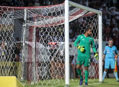 Goleiro do Flu é flagrado em exame por possível uso de cocaína e recusa contraprova