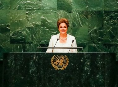 Comissão de Anistia adia votação de pedido de indenização de Dilma