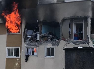 Criança é lançada por janela após explosão em apartamento em Curitiba
