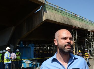 'Ou eu ou ele', diz prefeito de São Paulo ao defender expulsão de Aécio do PSDB