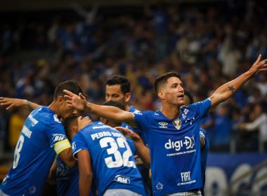 Jogadores do Cruzeiro seguram empolgação após 3 a 0 sobre o Atlético-MG