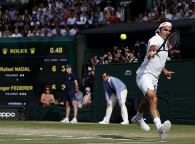 Federer vence 40º duelo com Nadal e buscará 9º troféu em Wimbledon