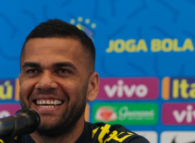 Daniel Alves fala de futuro e avisa: quem me contratar, terá um campeão