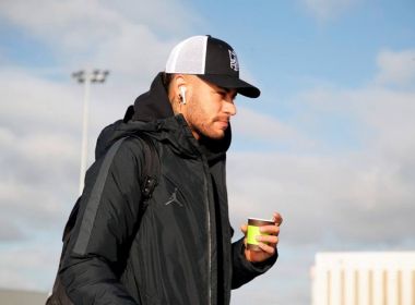 Neymar viaja para jogar pelo PSG na China ainda com destino indefinido